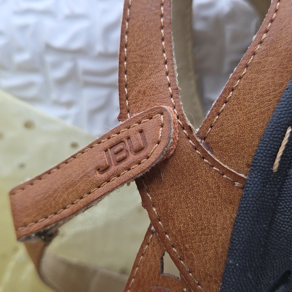 JBU By JAMBU Bellrose 8M Comfort Mary Jane Shoes in Tan with Cutout Detail - Picture 10 of 16